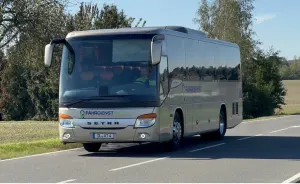 Link vergrößert das Bild: Unsere Fahrzeuge: Busgröße 1 (Außenansicht)
